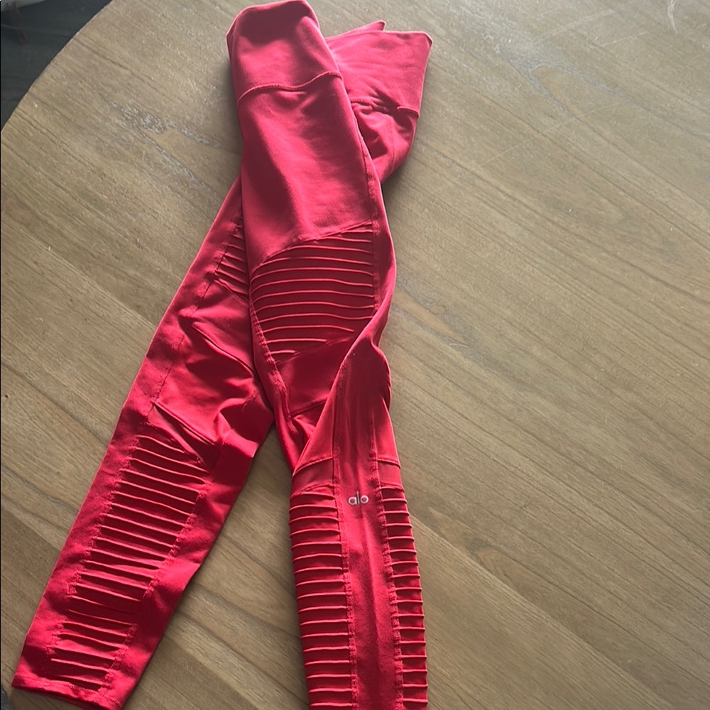 Alo Yoga Red Leggings